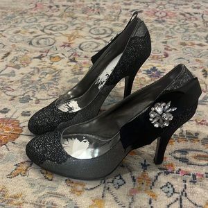 Vince Camuto Beauty High Heeled Brocade